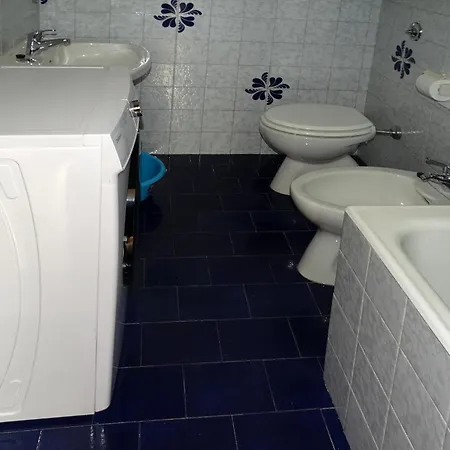 Tre Finestre Sul Перледо