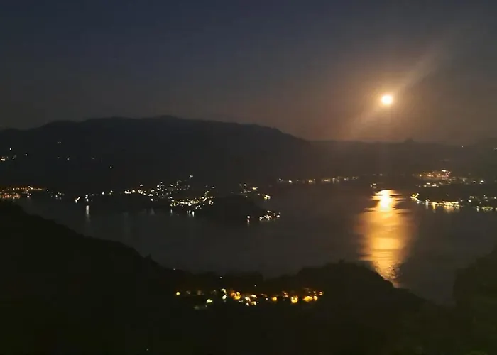 Tre Finestre Sul Perledo